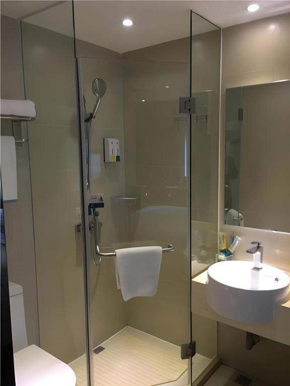 City Comfort Inn Guangzhou Tiyu West Road Metro Station Exteriör bild