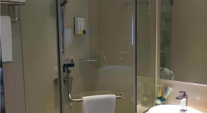 City Comfort Inn Guangzhou Tiyu West Road Metro Station Exteriör bild